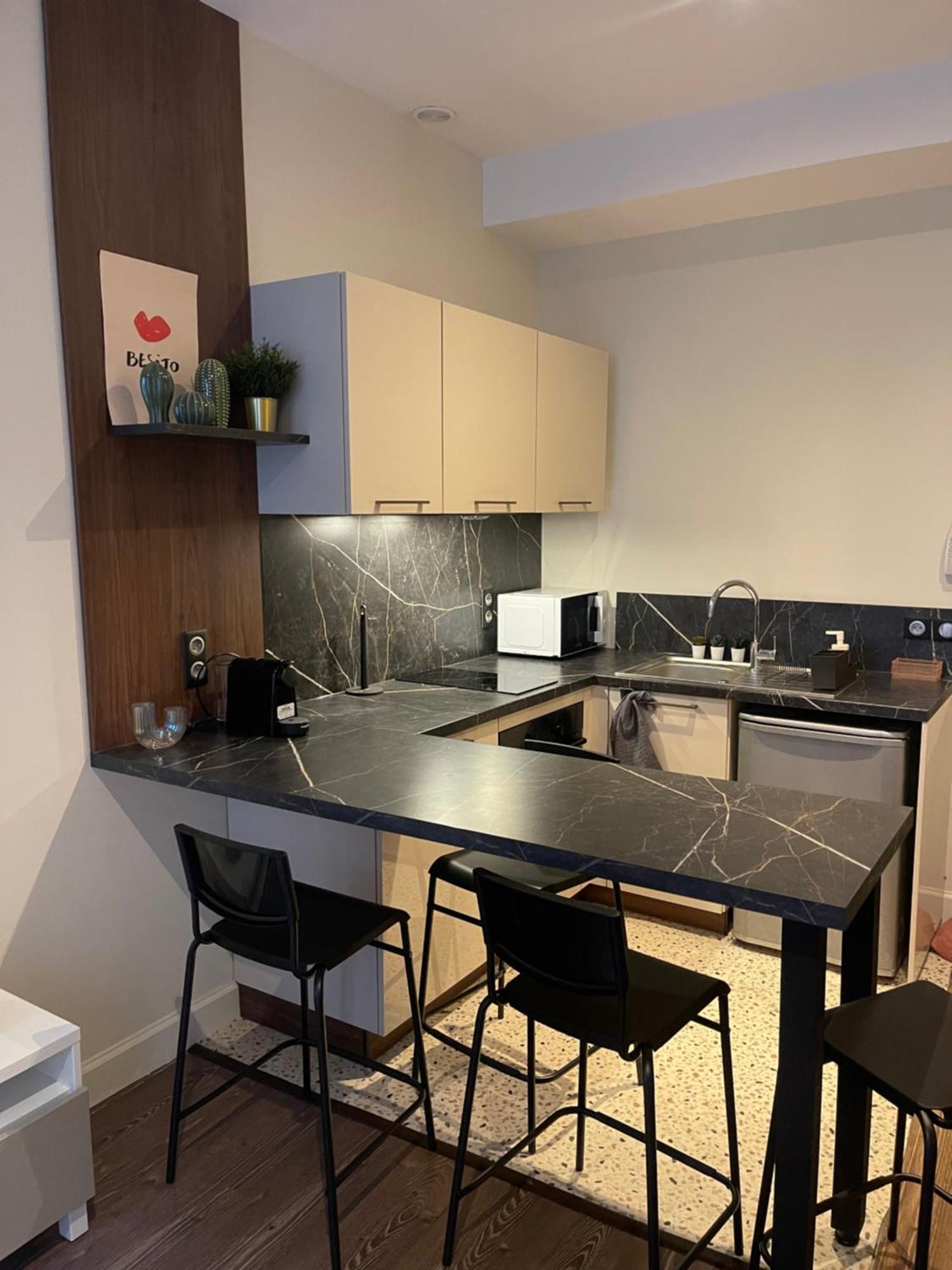 Appartement Au Coeur Du Centre Ville De Carcassonne Exteriör bild