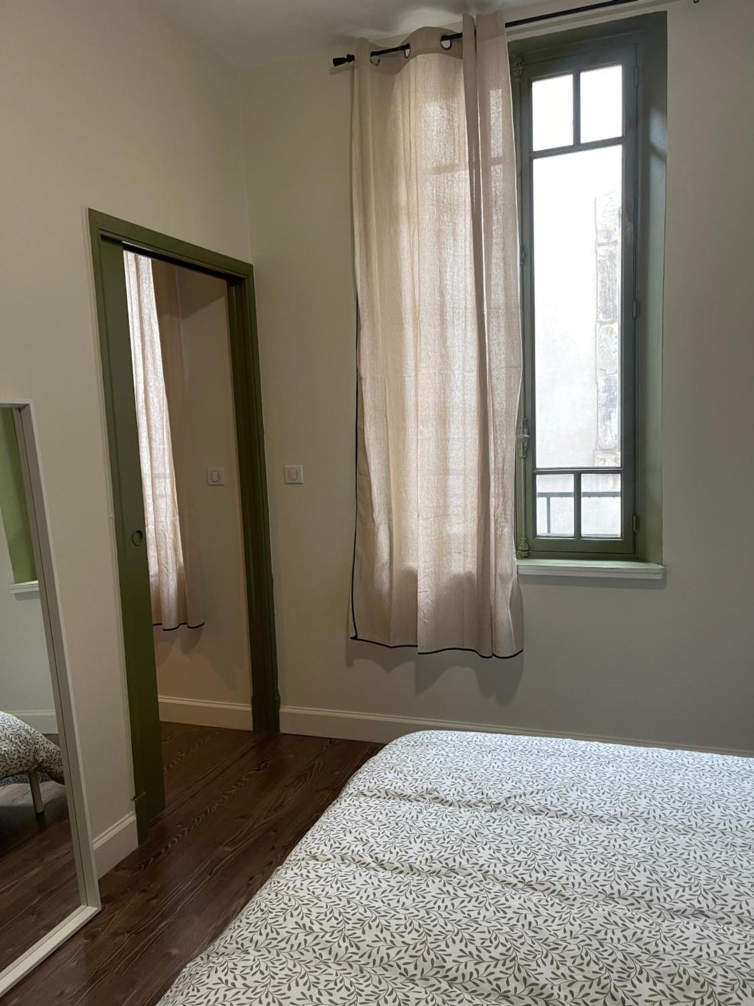 Appartement Au Coeur Du Centre Ville De Carcassonne Exteriör bild