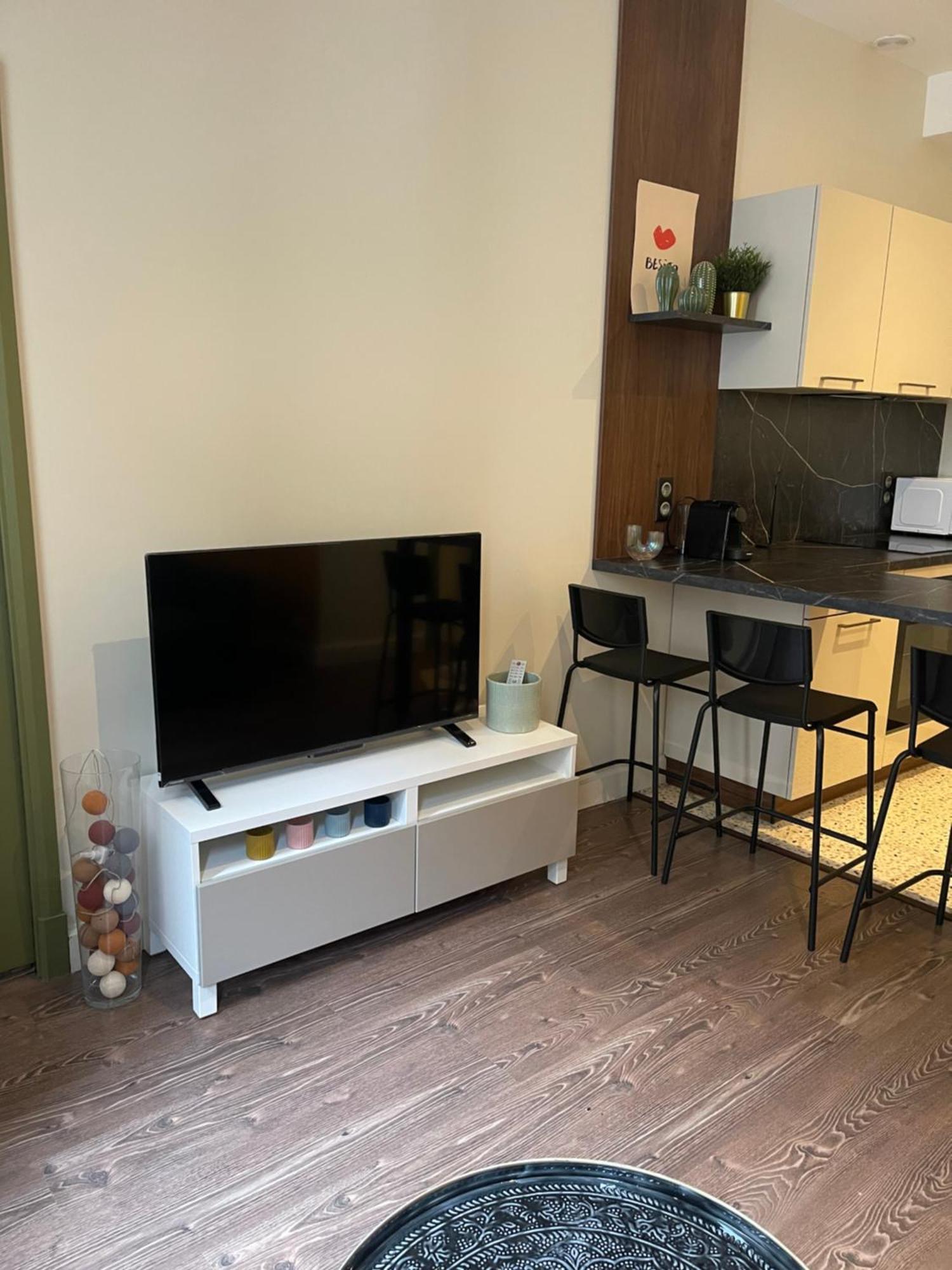 Appartement Au Coeur Du Centre Ville De Carcassonne Exteriör bild